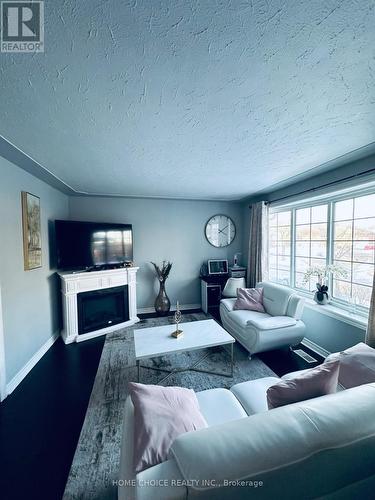 51 Almond Road, London, ON - Indoor Photo Showing Living Room With Fireplace