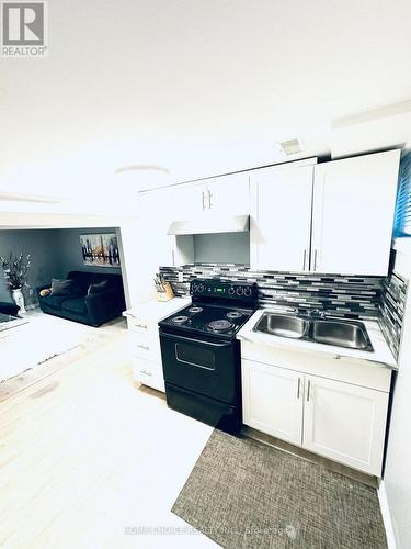 51 Almond Road, London, ON -  Photo Showing Kitchen With Double Sink