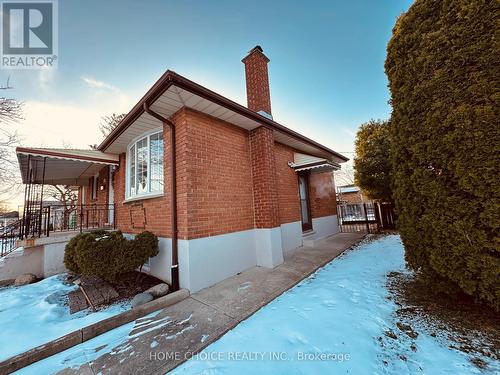 51 Almond Road, London, ON - Outdoor With Exterior