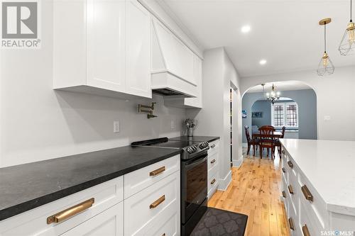 3037 Mccallum Avenue, Regina, SK - Indoor Photo Showing Kitchen With Upgraded Kitchen