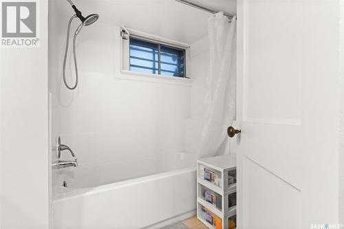 3037 Mccallum Avenue, Regina, SK - Indoor Photo Showing Bathroom