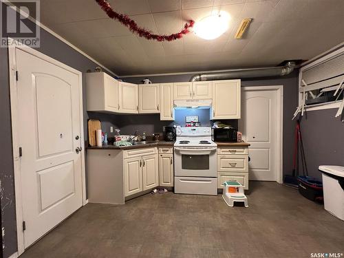 126 Y Avenue S, Saskatoon, SK - Indoor Photo Showing Kitchen