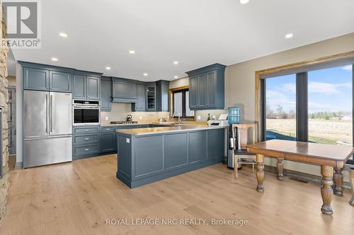 754 Cope Road, Welland (765 - Cooks Mills), ON - Indoor Photo Showing Kitchen With Upgraded Kitchen