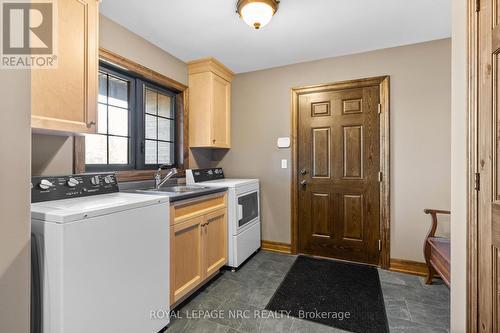 754 Cope Road, Welland (765 - Cooks Mills), ON - Indoor Photo Showing Laundry Room