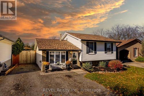 7989 Paddock Trail Drive, Niagara Falls (213 - Ascot), ON - Outdoor