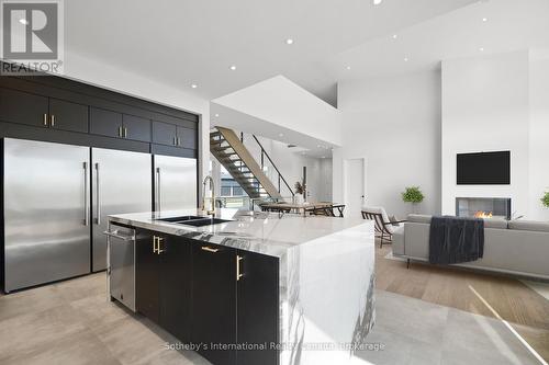 101 Sladden Court, Blue Mountains (Thornbury), ON - Indoor Photo Showing Kitchen With Stainless Steel Kitchen With Double Sink With Upgraded Kitchen