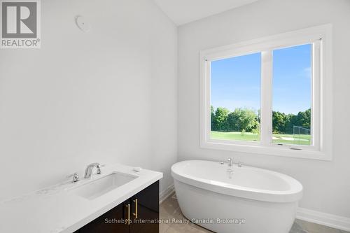 101 Sladden Court, Blue Mountains (Thornbury), ON - Indoor Photo Showing Bathroom