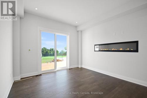 101 Sladden Court, Blue Mountains (Thornbury), ON - Indoor With Fireplace