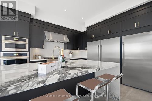 101 Sladden Court, Blue Mountains (Thornbury), ON - Indoor Photo Showing Kitchen With Stainless Steel Kitchen With Upgraded Kitchen