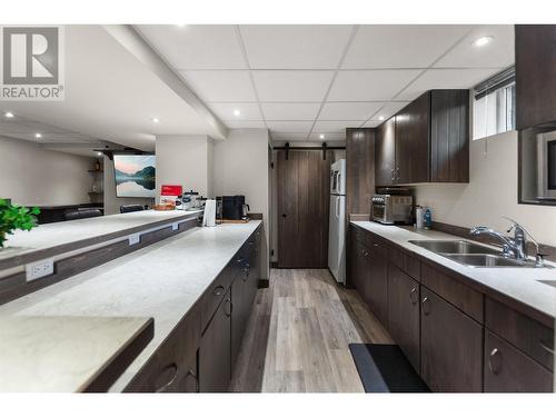 903 Newton Drive, Penticton, BC - Indoor Photo Showing Kitchen With Double Sink