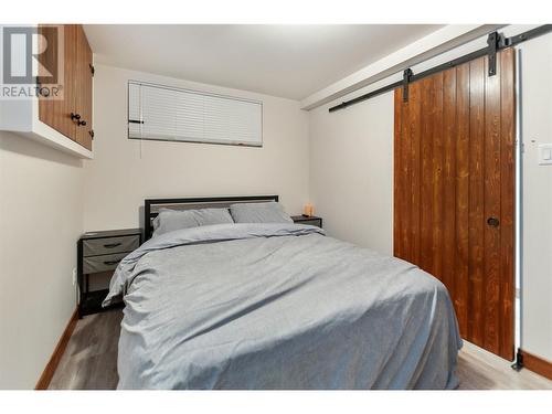 903 Newton Drive, Penticton, BC - Indoor Photo Showing Bedroom