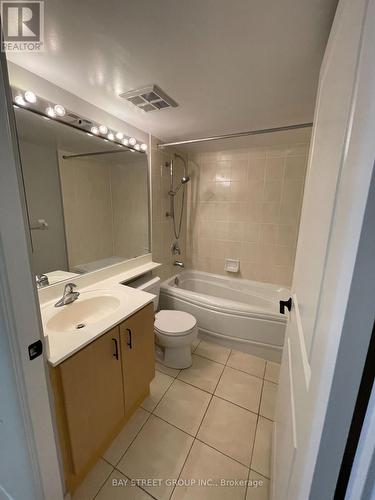 701 - 4968 Yonge Street, Toronto, ON - Indoor Photo Showing Bathroom