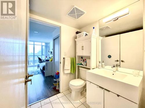 1510 - 21 Iceboat Terrace, Toronto, ON - Indoor Photo Showing Bathroom