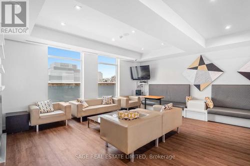 504 - 230 King Street E, Toronto, ON - Indoor Photo Showing Living Room