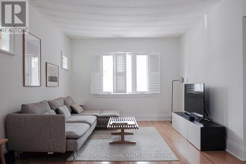 69 Wiley Avenue, Toronto, ON - Indoor Photo Showing Living Room