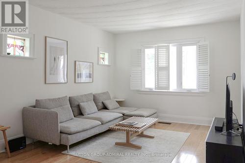 69 Wiley Avenue, Toronto, ON - Indoor Photo Showing Living Room