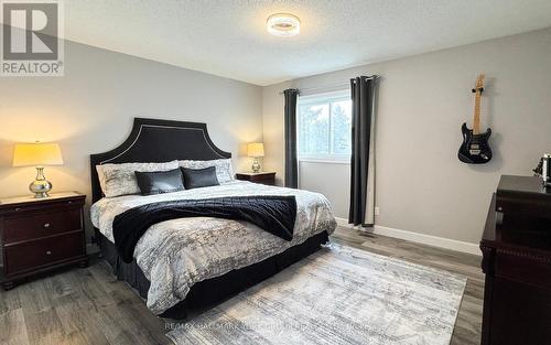 7 Beckett Avenue, East Gwillimbury, ON - Indoor Photo Showing Bedroom