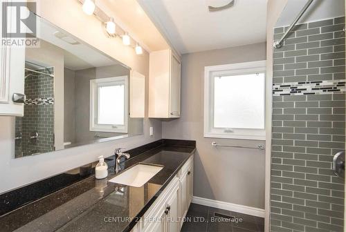 Main - 4 Quaker Ridge Road, Vaughan, ON - Indoor Photo Showing Bathroom