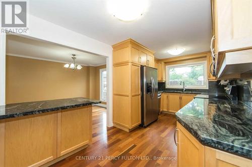 Main - 4 Quaker Ridge Road, Vaughan, ON - Indoor Photo Showing Kitchen With Double Sink