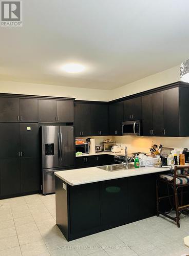 36 Baleberry Crescent, East Gwillimbury, ON - Indoor Photo Showing Kitchen With Double Sink With Upgraded Kitchen