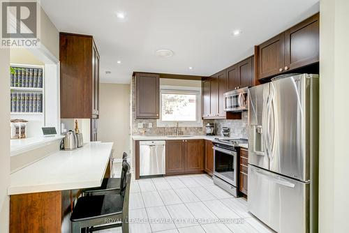 48 Goldcrest Road, Brampton, ON - Indoor Photo Showing Kitchen