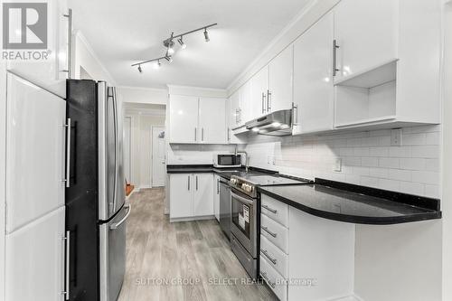 54 - 754 Wilkins Street, London, ON - Indoor Photo Showing Kitchen With Stainless Steel Kitchen With Upgraded Kitchen