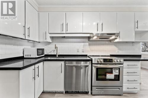 54 - 754 Wilkins Street, London, ON - Indoor Photo Showing Kitchen With Upgraded Kitchen