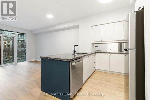 229 - 58 Marine Parade Drive, Toronto, ON - Indoor Photo Showing Kitchen