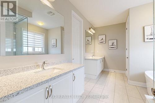 4 Brigham Avenue, Hamilton, ON - Indoor Photo Showing Bathroom