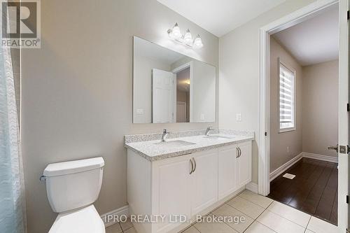 4 Brigham Avenue, Hamilton, ON - Indoor Photo Showing Bathroom