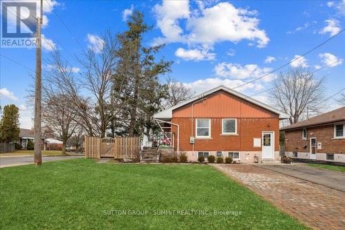 Upper - 9 Grenadier Drive, Hamilton, ON - Outdoor