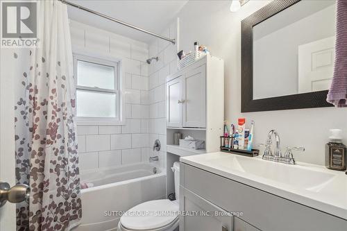 Upper - 9 Grenadier Drive, Hamilton, ON - Indoor Photo Showing Bathroom