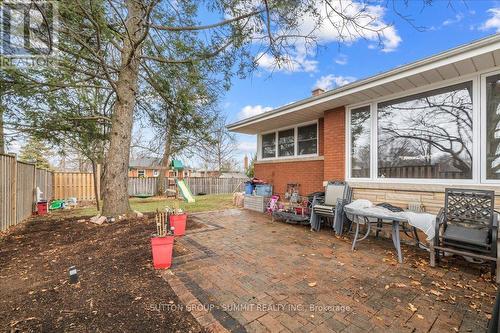 Upper - 9 Grenadier Drive, Hamilton, ON - Outdoor