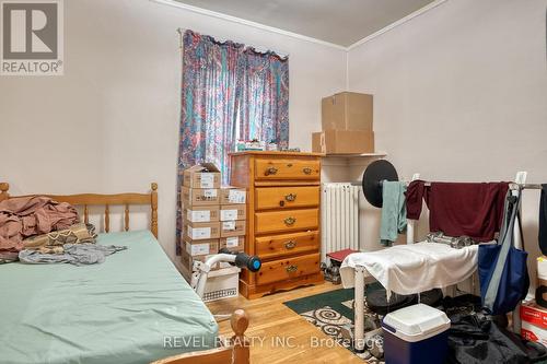 34 Sherman Avenue S, Hamilton, ON - Indoor Photo Showing Bedroom