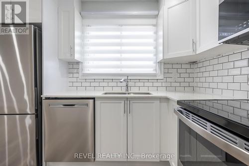 34 Sherman Avenue S, Hamilton, ON - Indoor Photo Showing Kitchen With Double Sink With Upgraded Kitchen