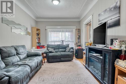 34 Sherman Avenue S, Hamilton, ON - Indoor Photo Showing Living Room With Fireplace