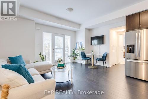 36 - 250 Sunny Meadow Boulevard, Brampton (Sandringham-Wellington), ON - Indoor Photo Showing Living Room