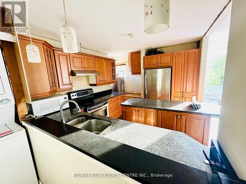 795 Barton Street, Hamilton, ON - Indoor Photo Showing Kitchen With Double Sink