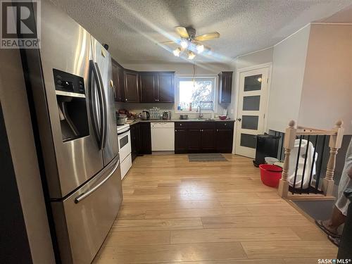 300 1St Avenue, Gerald, SK - Indoor Photo Showing Kitchen