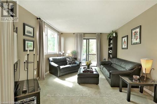 225/269 Campbell Avenue E, Milton (Campbellville), ON - Indoor Photo Showing Living Room