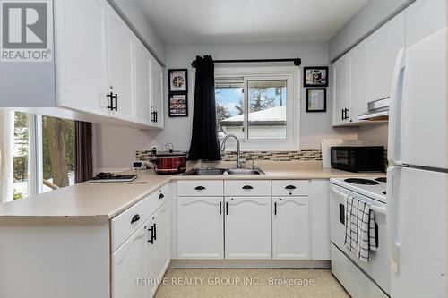 1215 Michael Street, London, ON - Indoor Photo Showing Kitchen With Double Sink