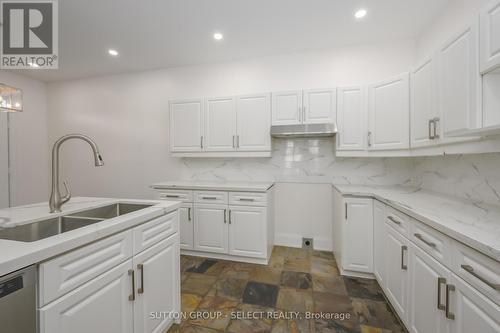 16 - 519 Riverside Drive, London, ON - Indoor Photo Showing Kitchen With Double Sink