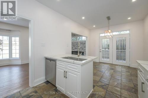 16 - 519 Riverside Drive, London, ON - Indoor Photo Showing Kitchen With Double Sink