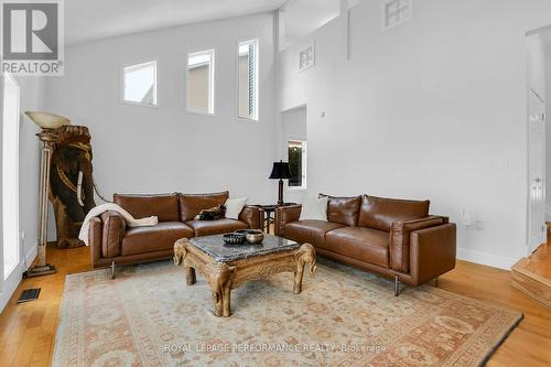 6099 James Bell Drive, Ottawa, ON - Indoor Photo Showing Living Room