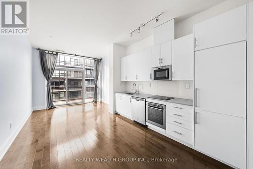 Ph222 - 460 Adelaide Street, Toronto, ON - Indoor Photo Showing Kitchen