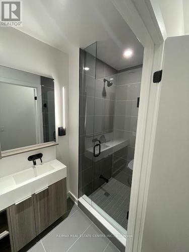 1807 - 127 Broadway Avenue, Toronto, ON - Indoor Photo Showing Bathroom