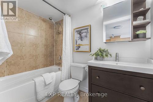 7I - 8 Rosebank Drive, Toronto, ON - Indoor Photo Showing Bathroom