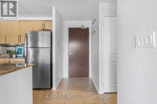 7I - 8 Rosebank Drive, Toronto, ON - Indoor Photo Showing Kitchen