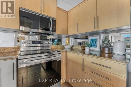 7I - 8 Rosebank Drive, Toronto, ON - Indoor Photo Showing Kitchen