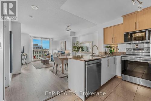 7I - 8 Rosebank Drive, Toronto, ON - Indoor Photo Showing Kitchen